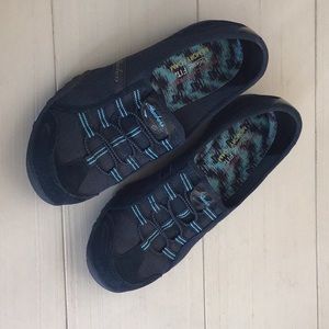 Skechers relaxed fit memory foam, women’s size 7 (us)